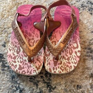 Havaianas Kids Pink Leopard-Print Flip Flops with Metallic Brown Straps